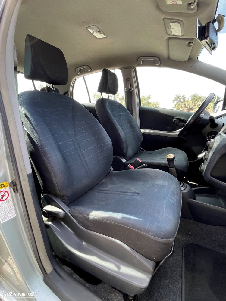 Toyota Yaris 1.0 VVT-i AC - 12