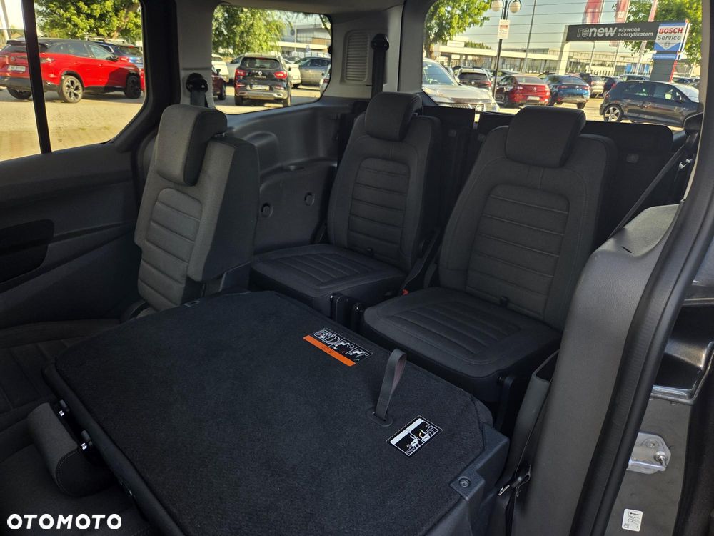 Ford Tourneo Connect Grand - 16