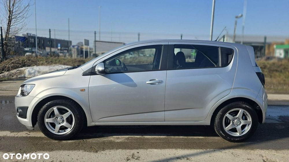 Chevrolet Aveo - 4