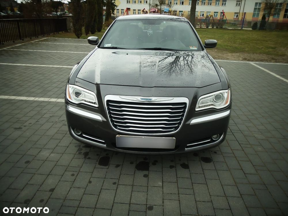 Chrysler 300 2013 photo 3
