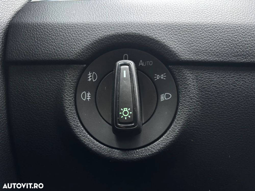 Skoda Octavia Combi Diesel 1.6 TDI Ambition - 16