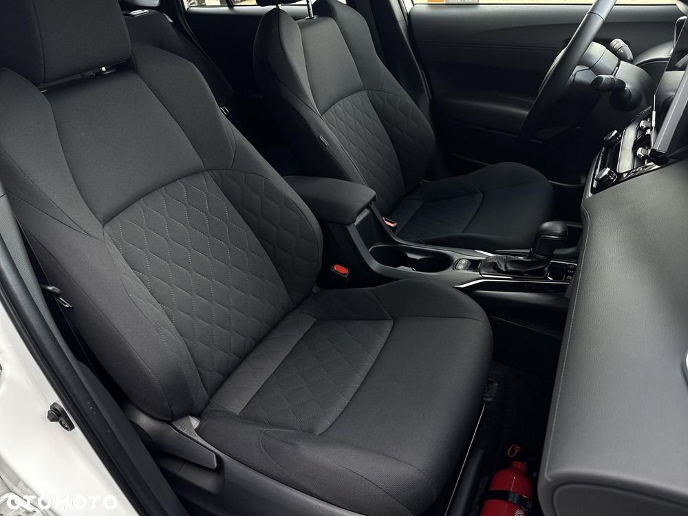 Toyota Corolla Cross - 13