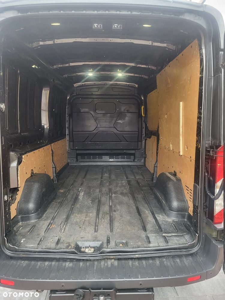 Ford Transit - 12