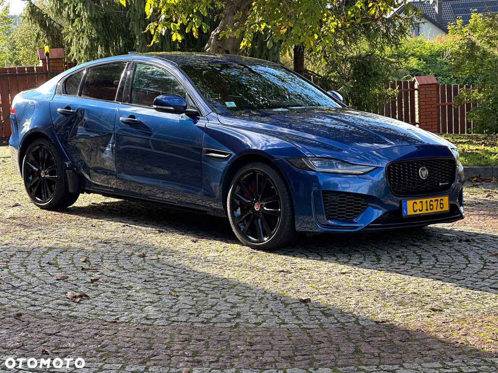 Jaguar XE 2.0 P300 AWD R-Dynamic HSE - 25