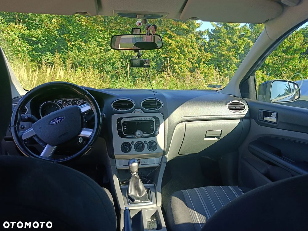 Ford Focus 1.6 Ambiente - 8