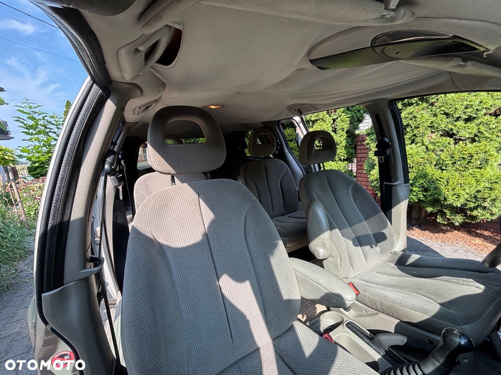 Chrysler Grand Voyager - 20