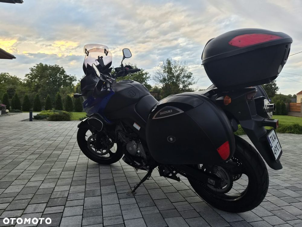 Suzuki V-STROM - 10