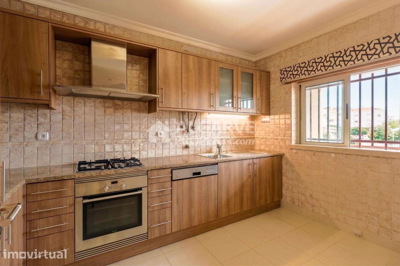 Fantástico e espaçoso apartamento T2 perto da Marina e Golfe em Vilamo - Grande imagem: 4/27
