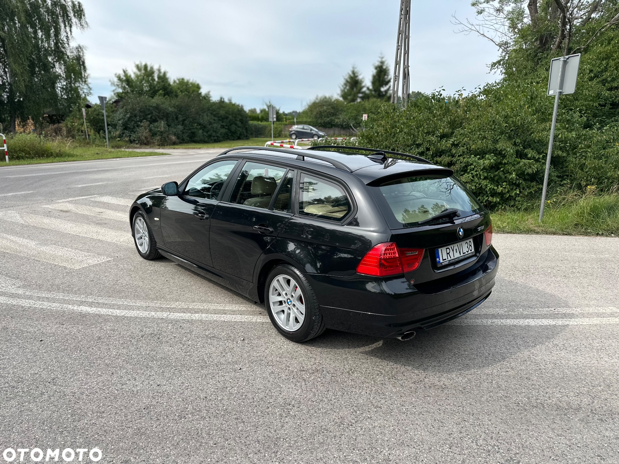 BMW Seria 3 318i Touring Edition Exclusive - 4