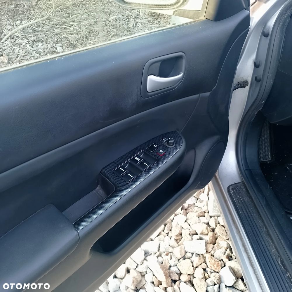 Honda Accord 2.0 i Sport - 14