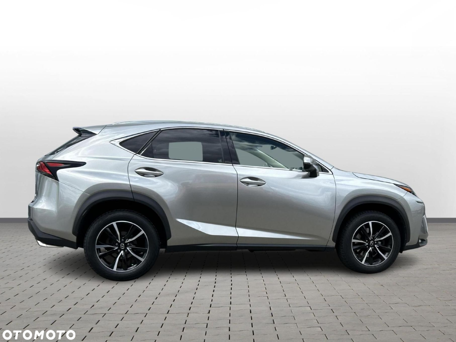 Lexus NX - 4