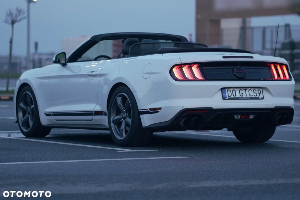 Ford Mustang - 6