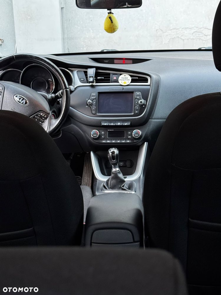 Kia Ceed 1.6 CRDi 136 ISG Dream Team Edition - 14