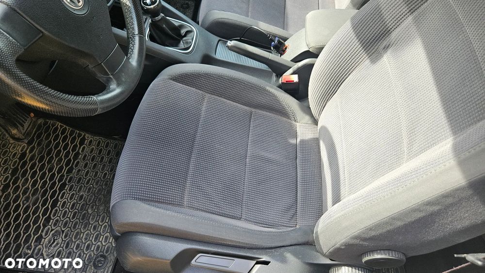 Volkswagen Jetta 2.0 TDI Comfortline - 12