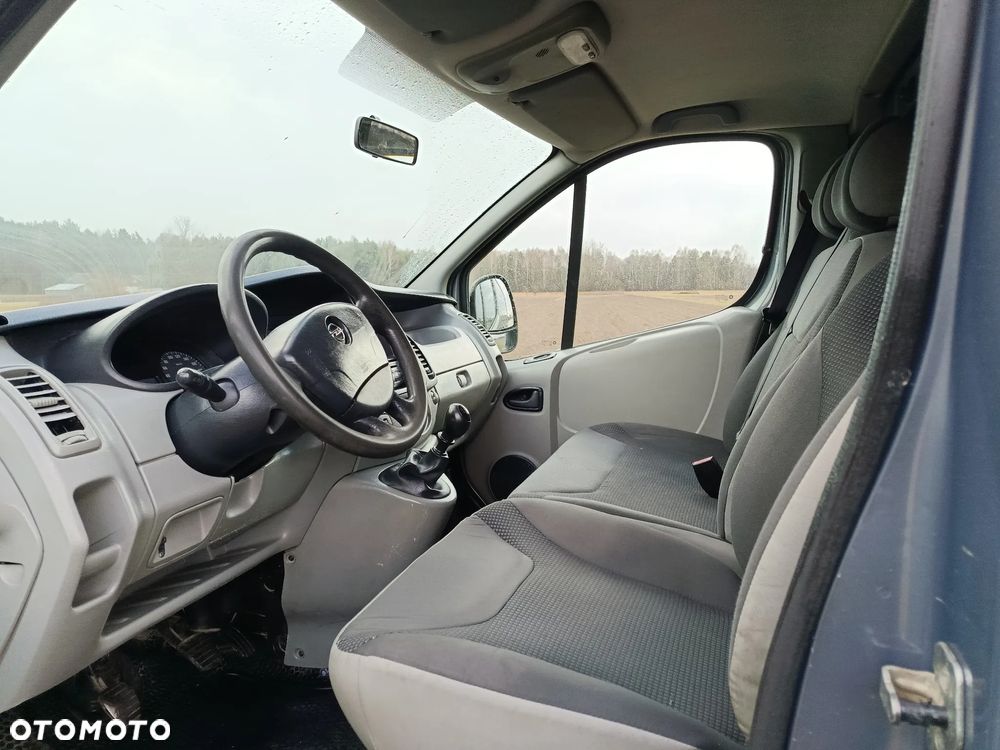 Opel Vivaro - 10