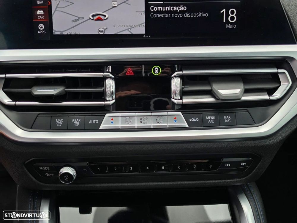 BMW 220 d Pack Desportivo M Auto - 25