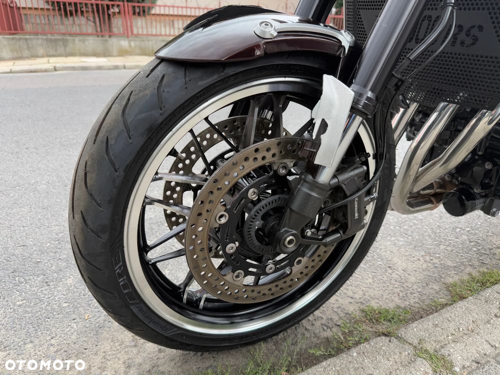 Kawasaki Z 900 RS - 11