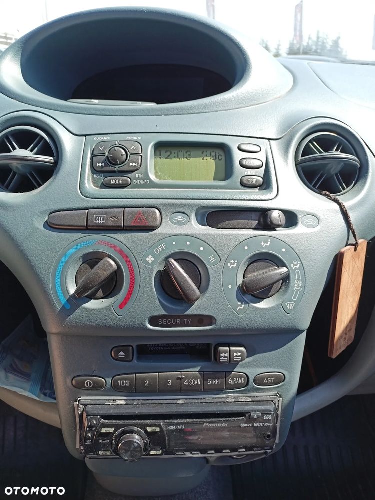 Toyota Yaris - 9