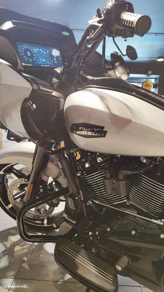Harley-Davidson Road Glide - 18