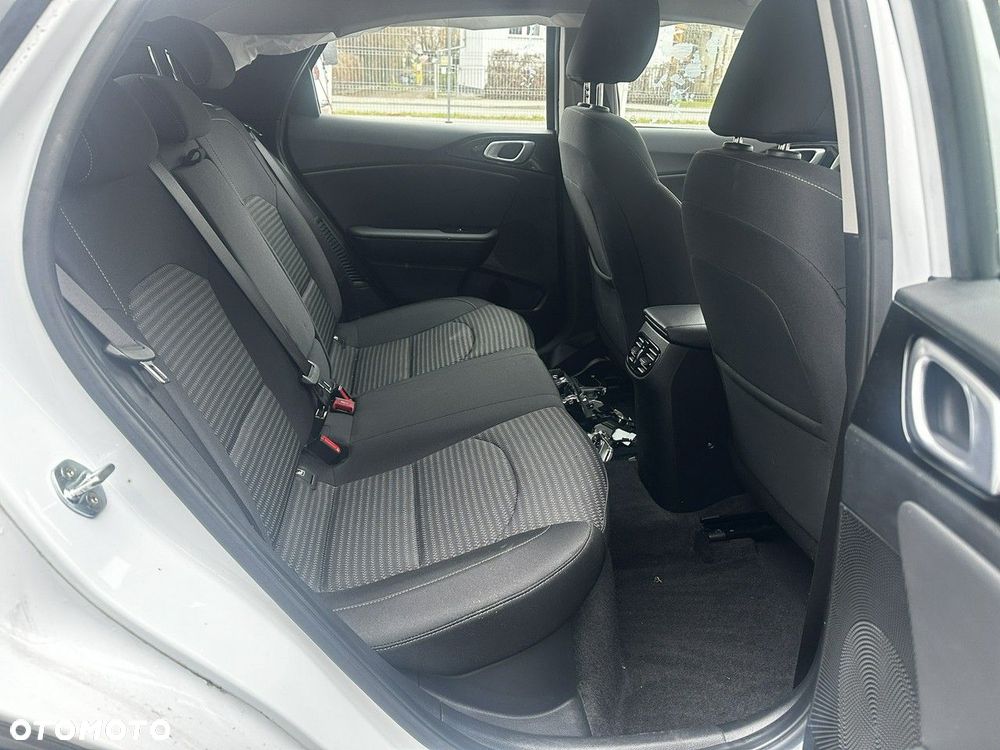 Kia XCeed - 18