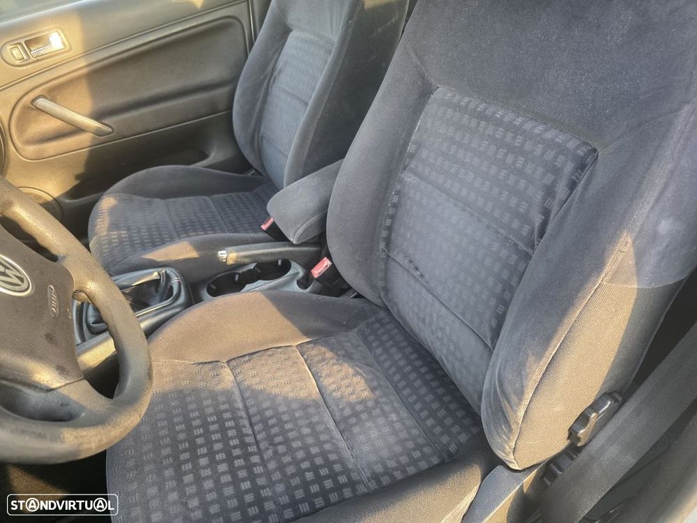 VW Passat Variant 1.9 TDi Confortline - 4