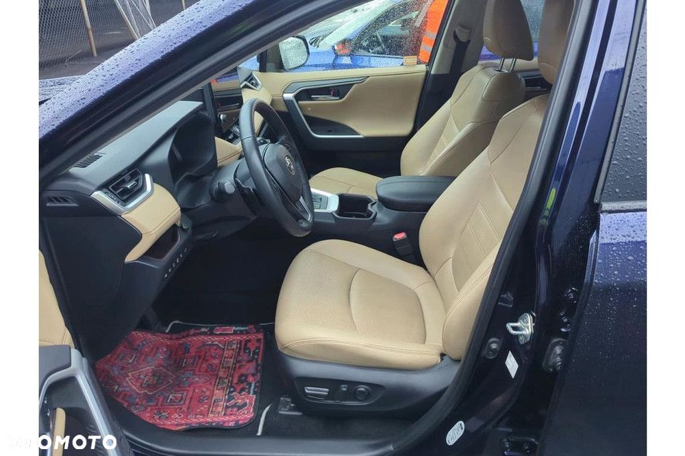 Toyota RAV4 - 5