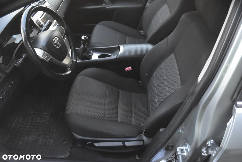 Toyota Avensis 2.2 D-4D Premium - 17