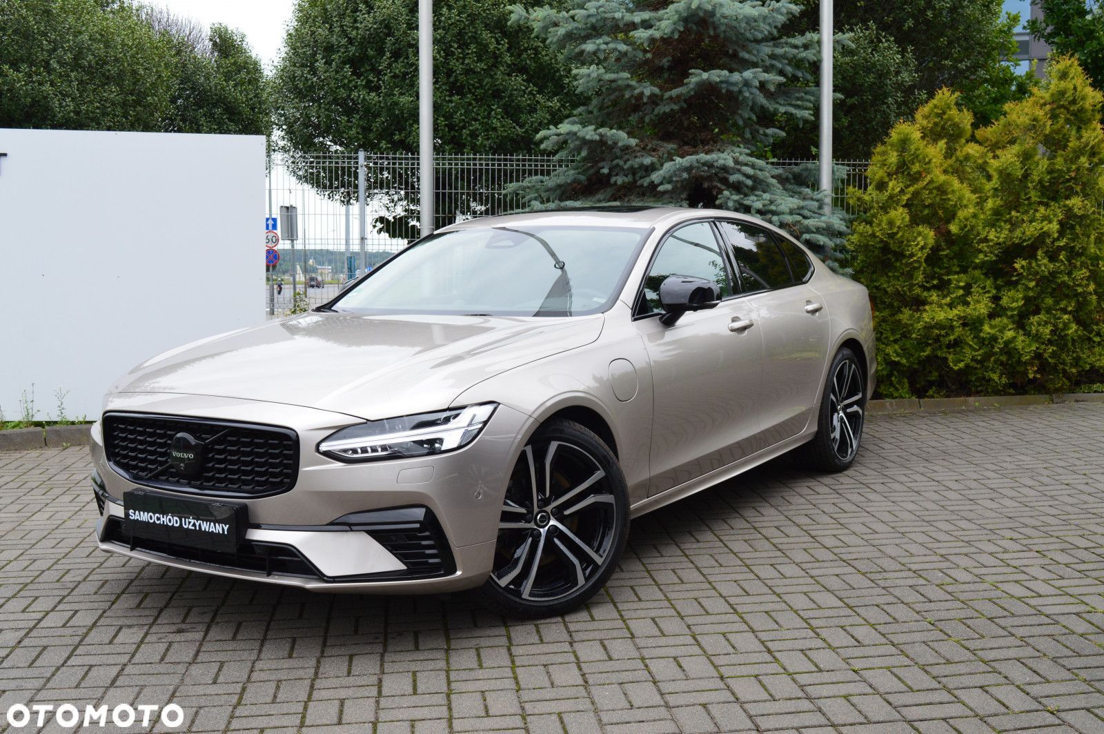 Volvo S90 - 1