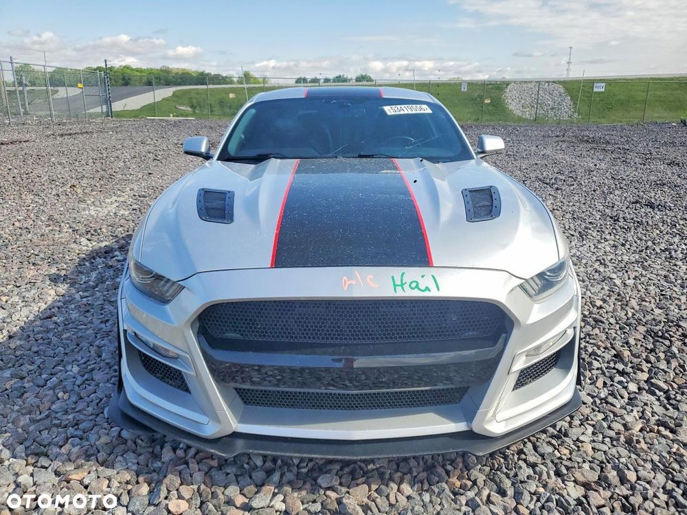 Ford Mustang 5.0 V8 GT - 5
