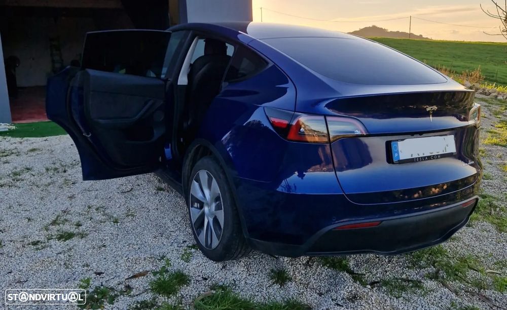 Tesla Model Y Long Range Dual Motor AWD - 12