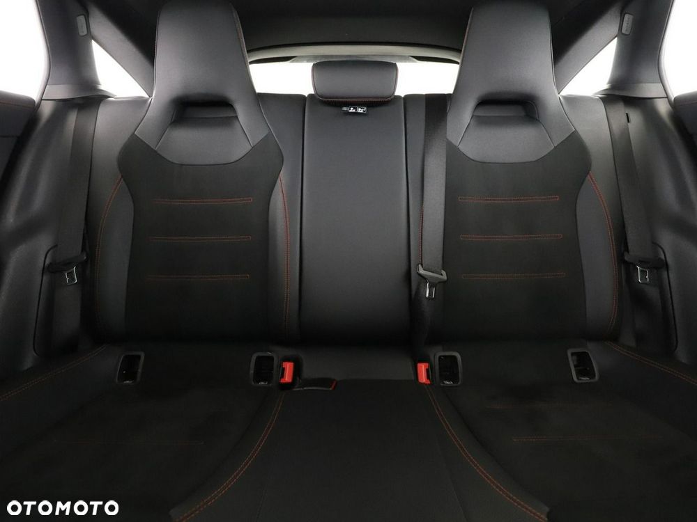 Mercedes-Benz CLA 250 e PHEV AMG Line 8G-DCT - 20