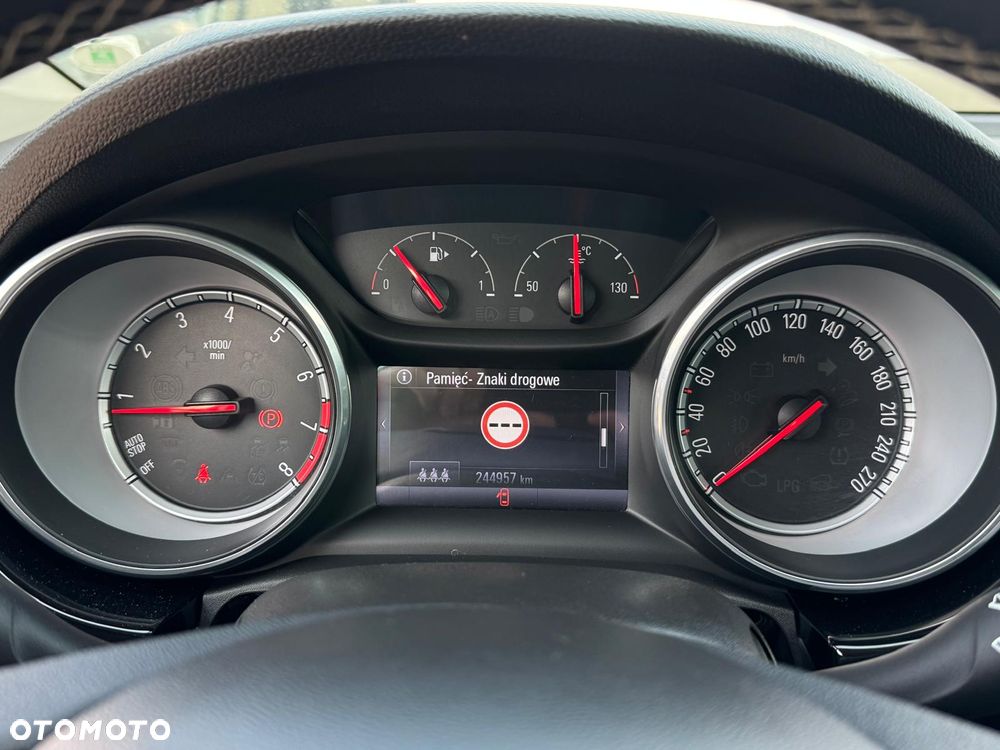 Opel Astra 1.4 T Dynamic - 9