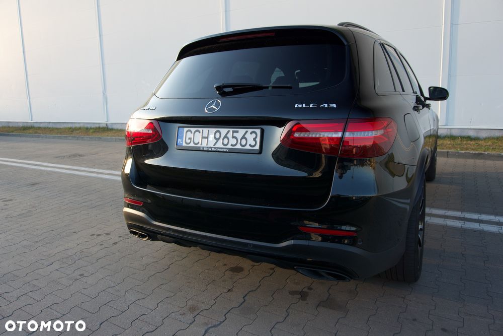 Mercedes-Benz GLC - 23