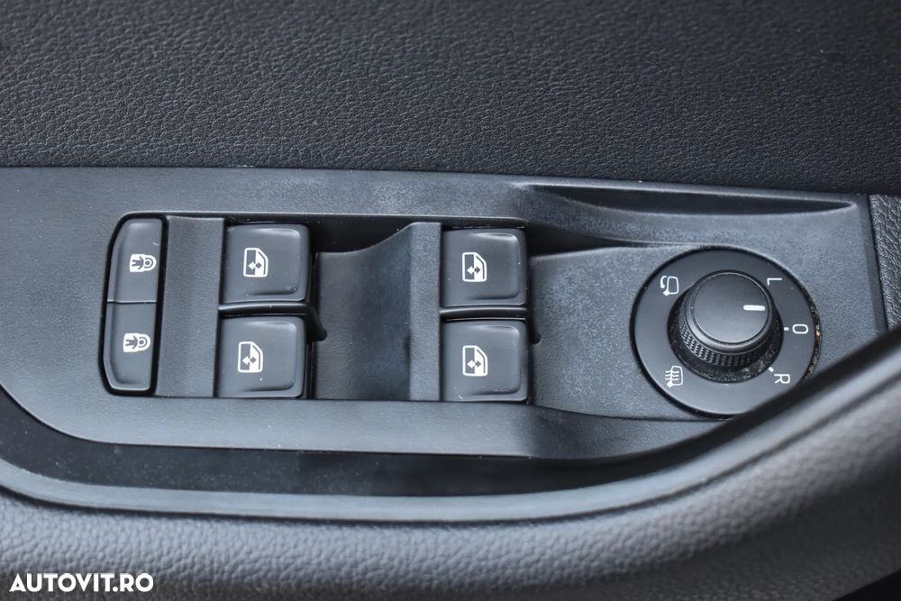 Skoda Superb 2.0 TDI DSG Ambition - 31