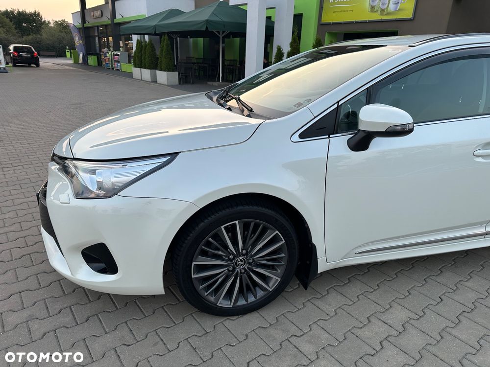Toyota Avensis Touring Sports 1.8 Comfort - 2