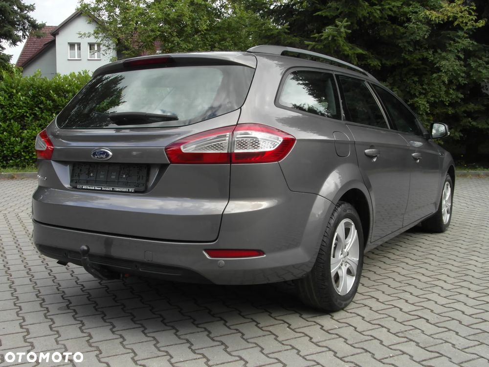 Ford Mondeo 2.0 Trend - 10