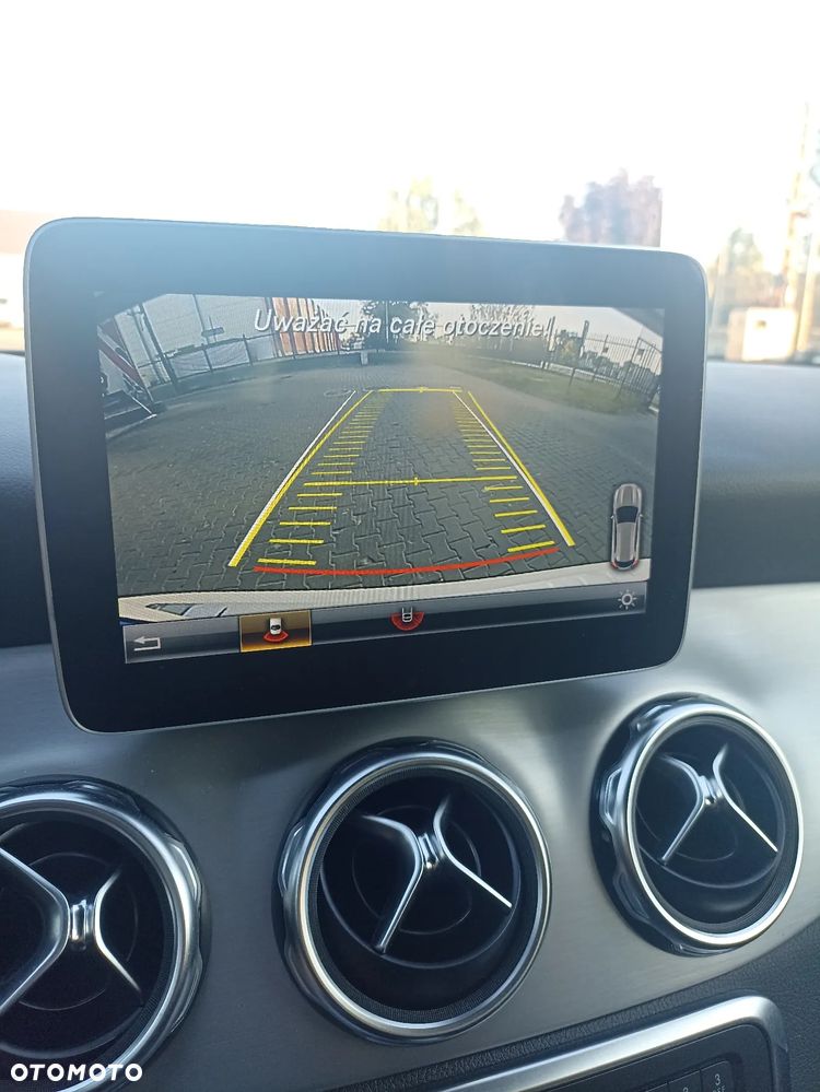 Mercedes-Benz GLA 200 7G-DCT AMG Line - 12