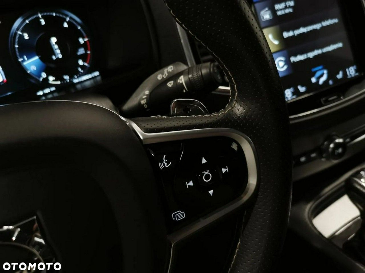 Volvo XC 90 D5 AWD R-Design - 16