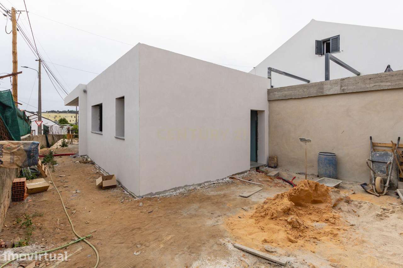 Moradia Térrea geminada em Construção: Conforto e Modernidade no Ramal - Grande imagem: 2/45