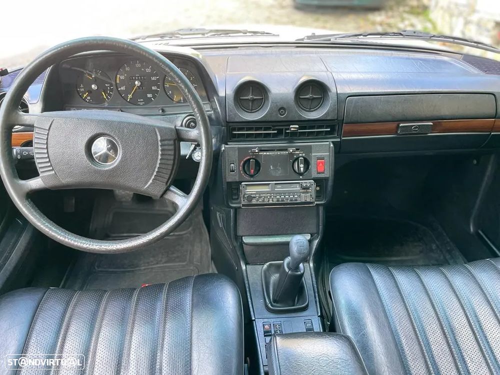 Mercedes-Benz 300 - 22
