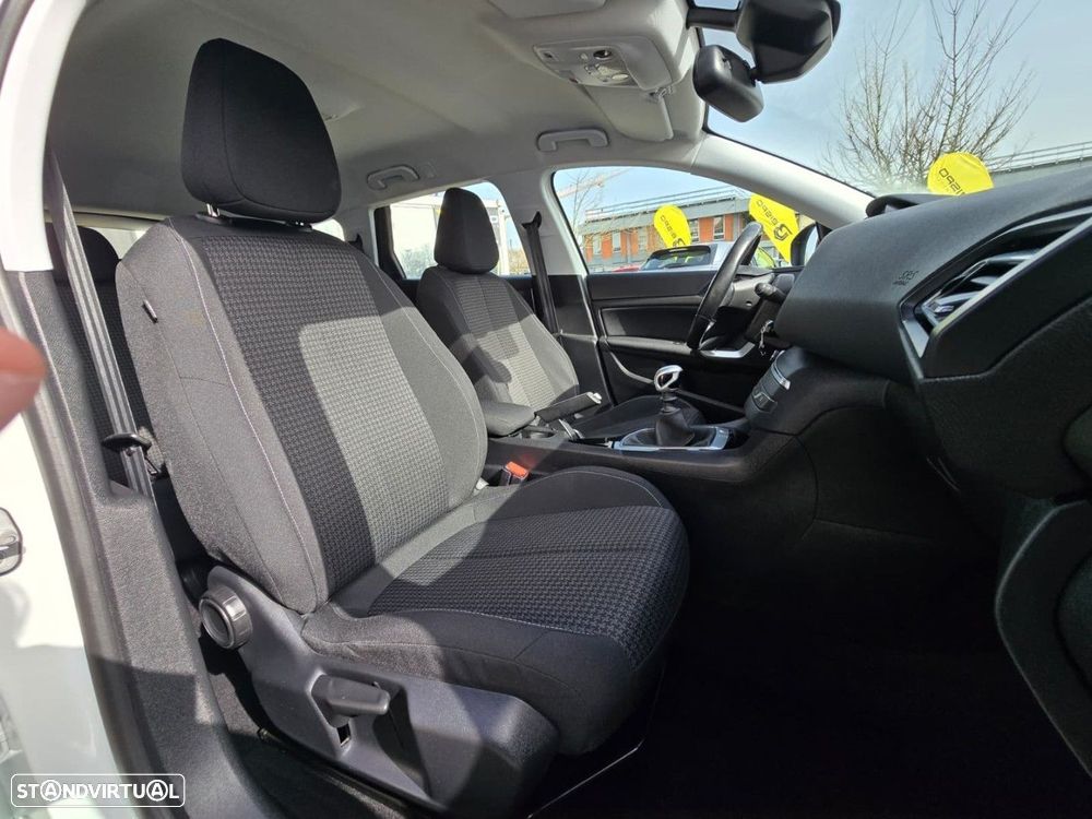 Peugeot 308 SW 1.2 PureTech Active Pack - 16