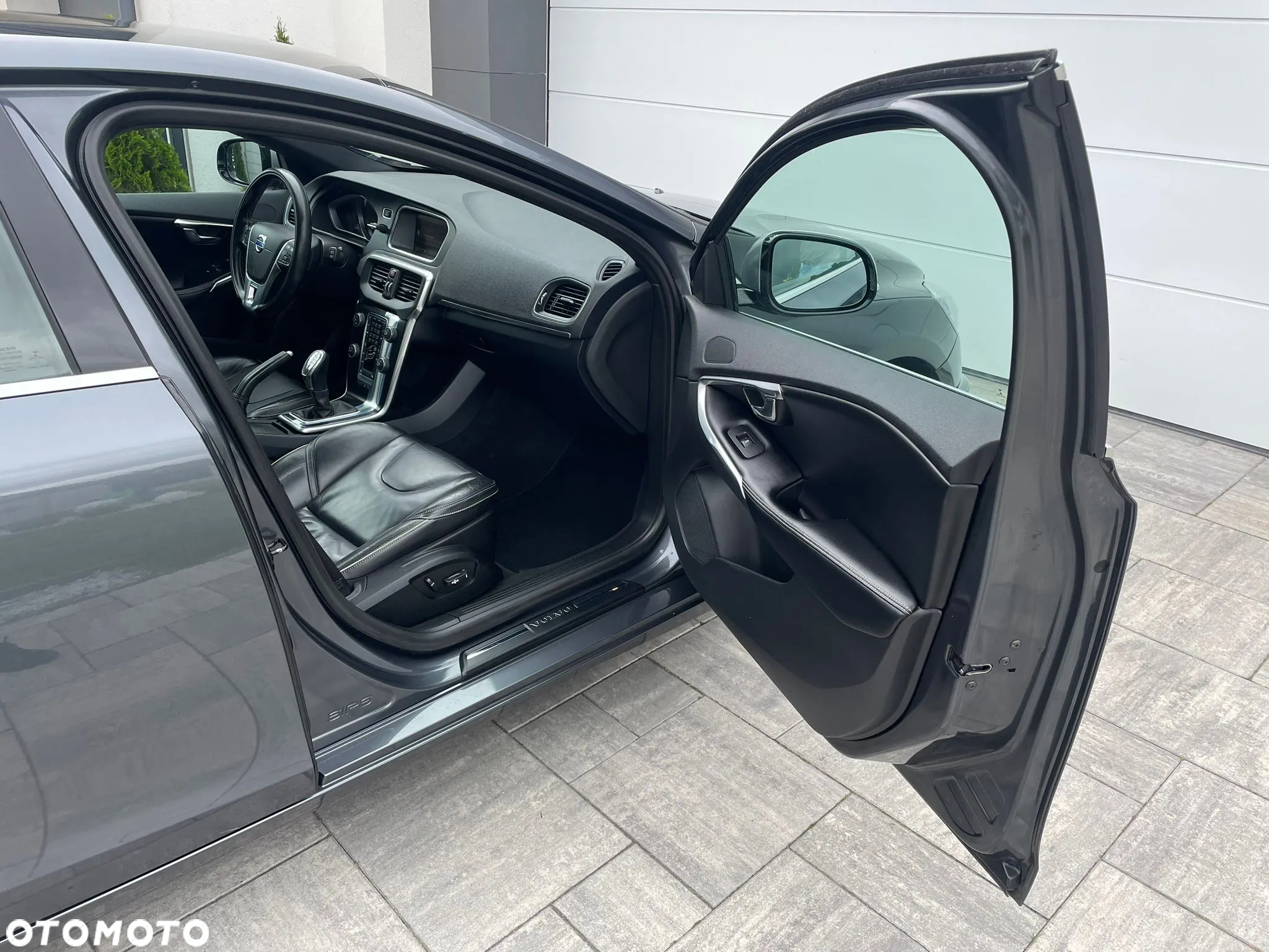 Volvo V40 D2 R-Design - 19