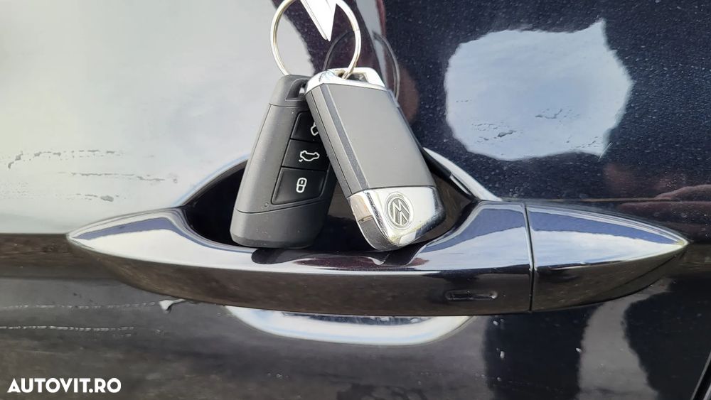 Volkswagen Passat Variant 2.0 TDI DSG Business - 17