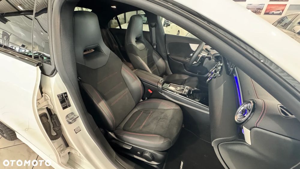 Mercedes-Benz CLA 200 AMG Line 7G-DCT - 31