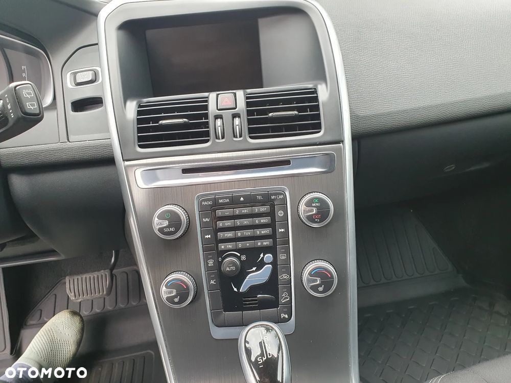Volvo XC 60 D4 AWD Base - 11