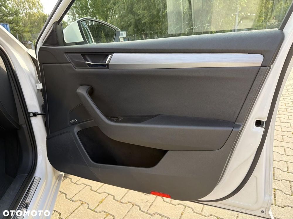 Skoda Superb 2.0 TDI DSG Sportline - 21