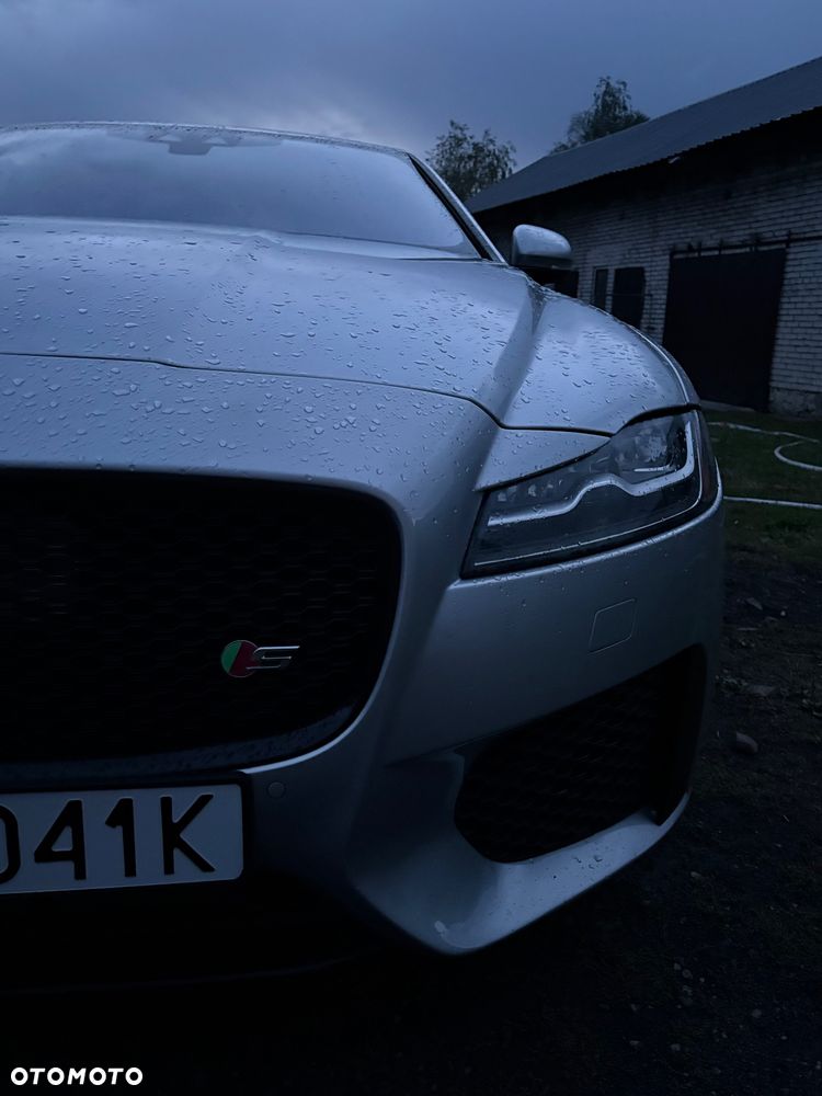 Jaguar XF - 10
