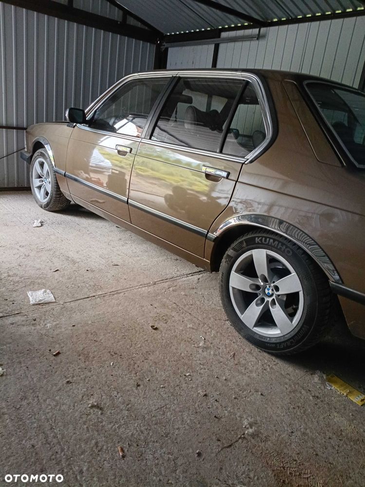 BMW Seria 7 - 8