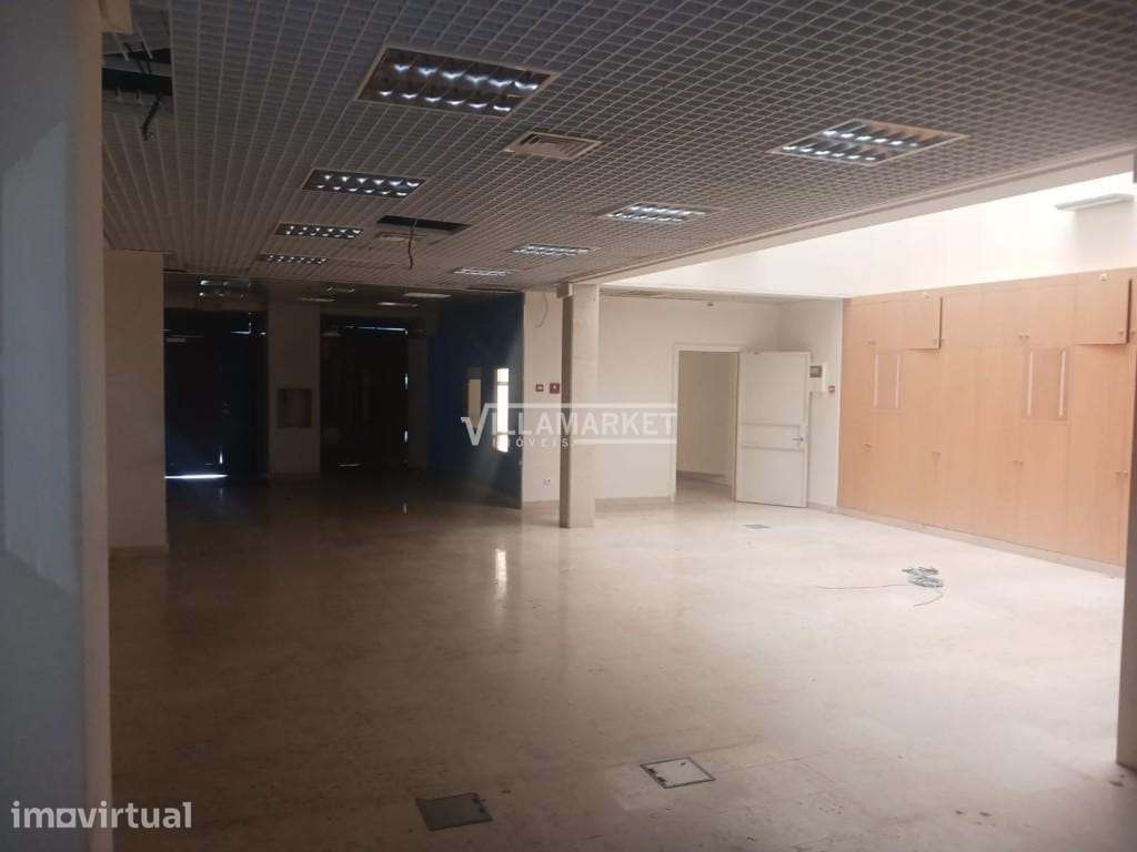 Loja da banca com 420 m², situada no centro de Portel, Évora- Alentejo - Grande imagem: 3/12