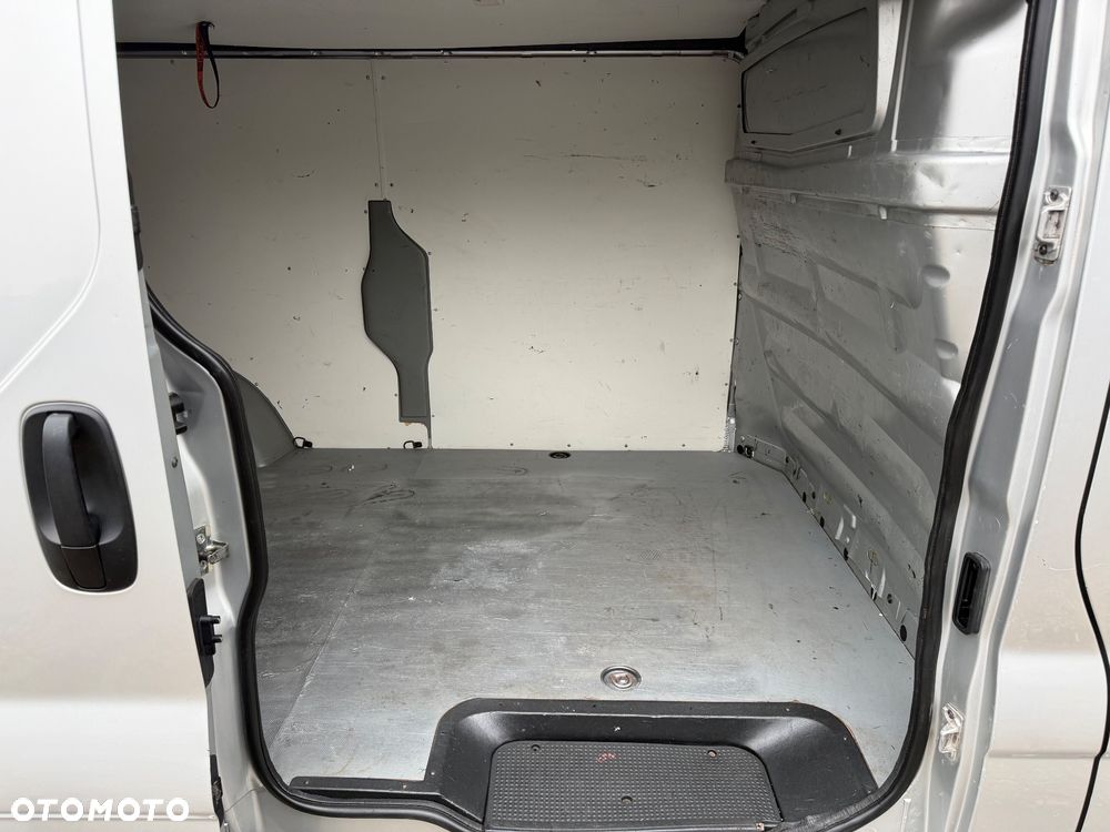 Opel Vivaro Long - 19